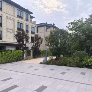 赣州 芝麻白与芝麻白搭配铺装，尺寸1200*600