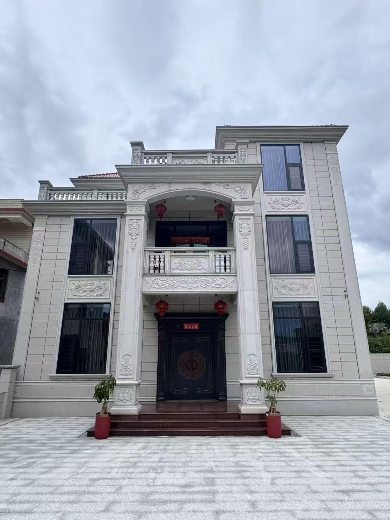 赣州 芝麻白石材别墅干挂案例展示