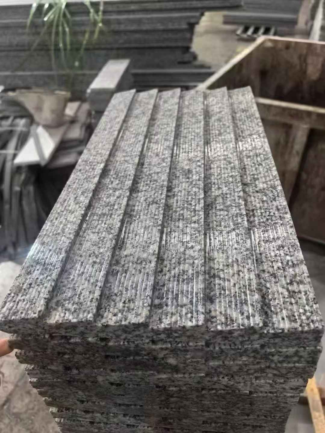 赣州 狼牙石