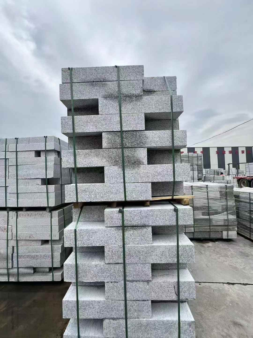 赣州 芙蓉白路沿石