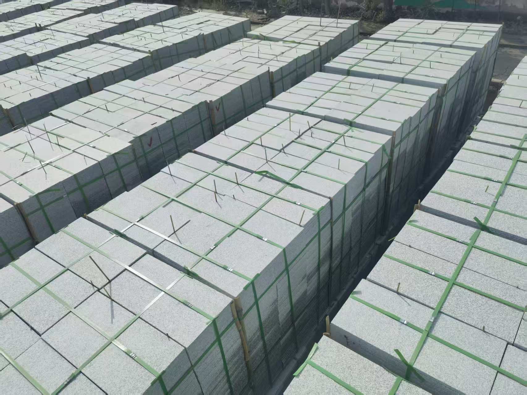 赣州 芝麻白1.8公分火烧300*600地铺，清仓大甩卖