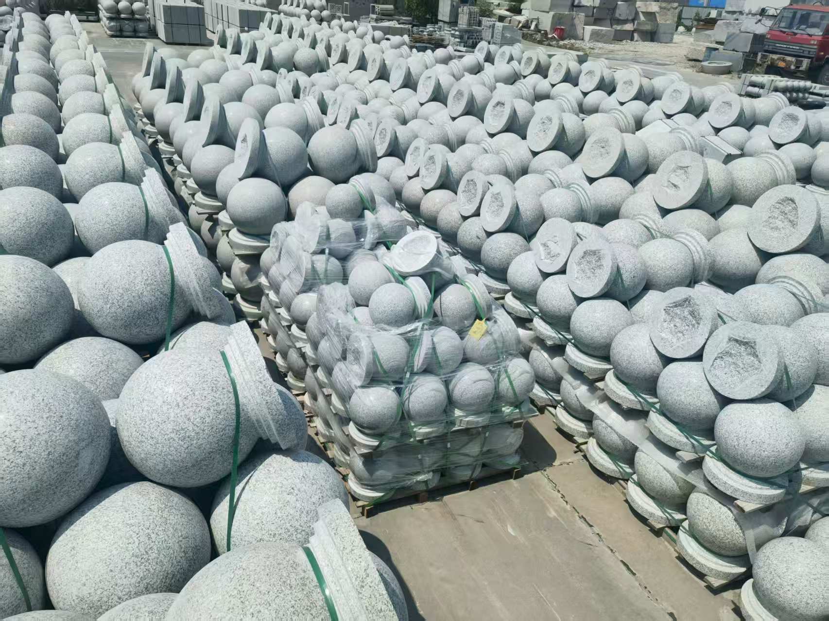 赣州 花岗岩实心圆球，石球，挡车球，挡车石，车止石，路障石。