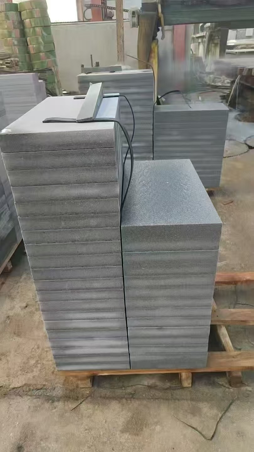 赣州 芝麻灰火烧面300*600*50地铺石材